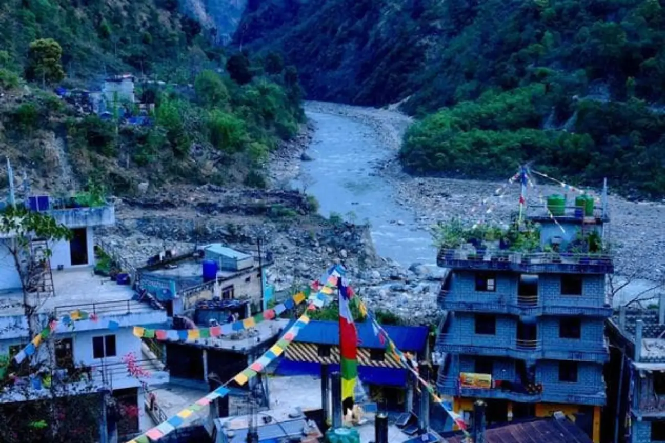 most-popular-annapurna-trek-packages-jagat-village-river
